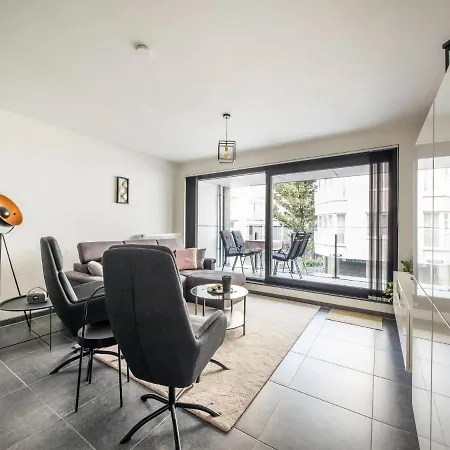 Cosy In With Private Terrace Apartment