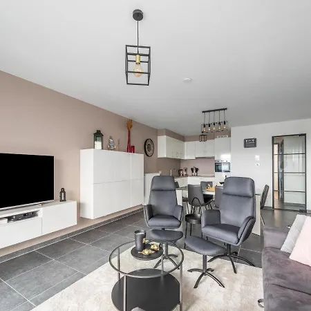 Cosy In With Private Terrace Apartment *